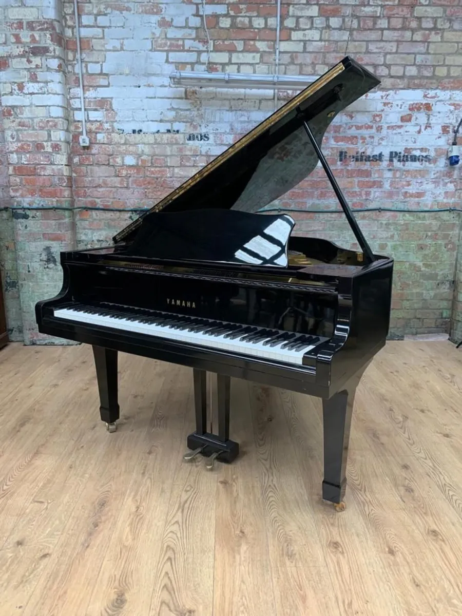 Yamaha G1 Grand piano | c.1975 | Black - Image 1