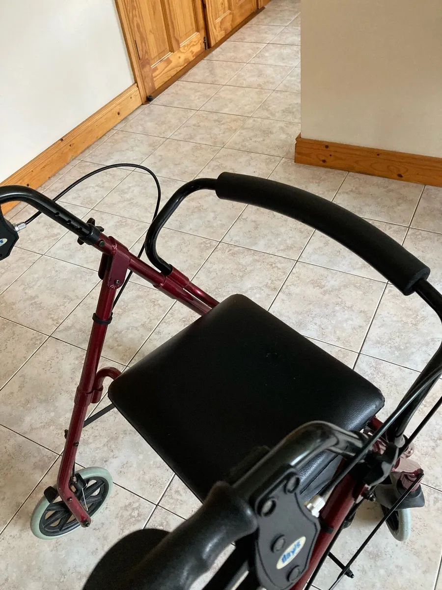 Walker / Rollator mobility aid - Image 3