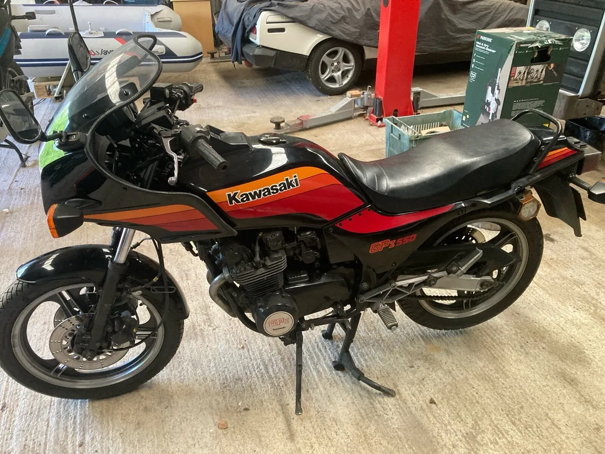 Kawasaki GPZ 550 - Image 1