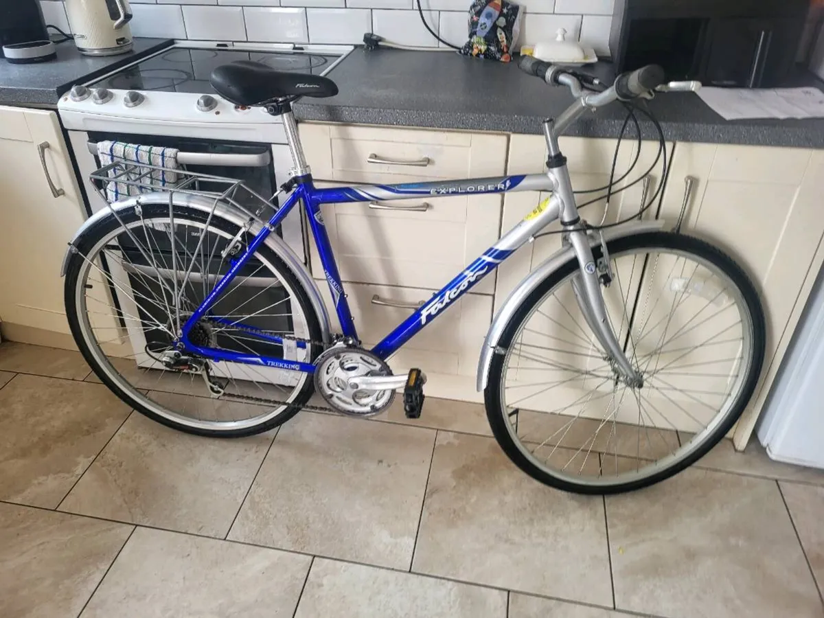 Mans bike (LIKE NEW) - Image 1