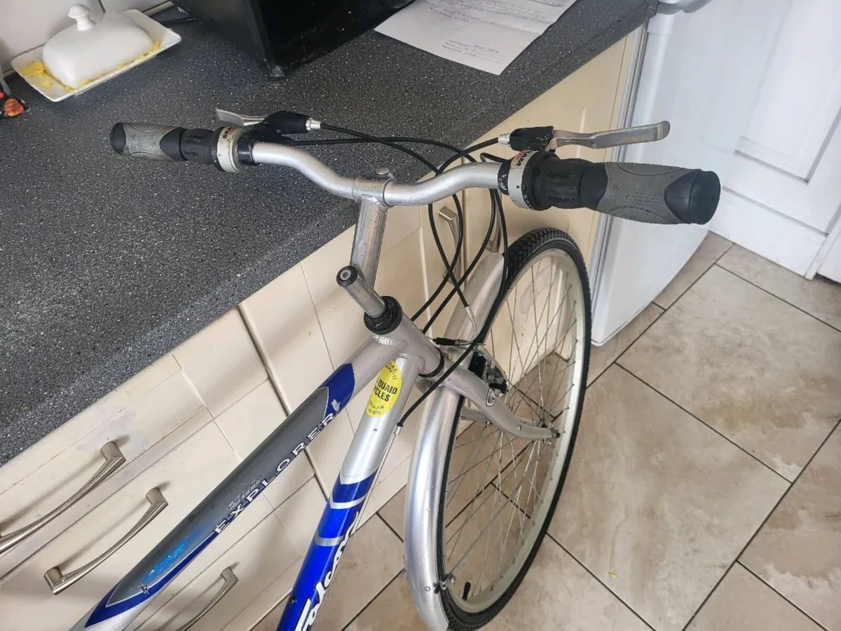 Mans bike (LIKE NEW) - Image 2