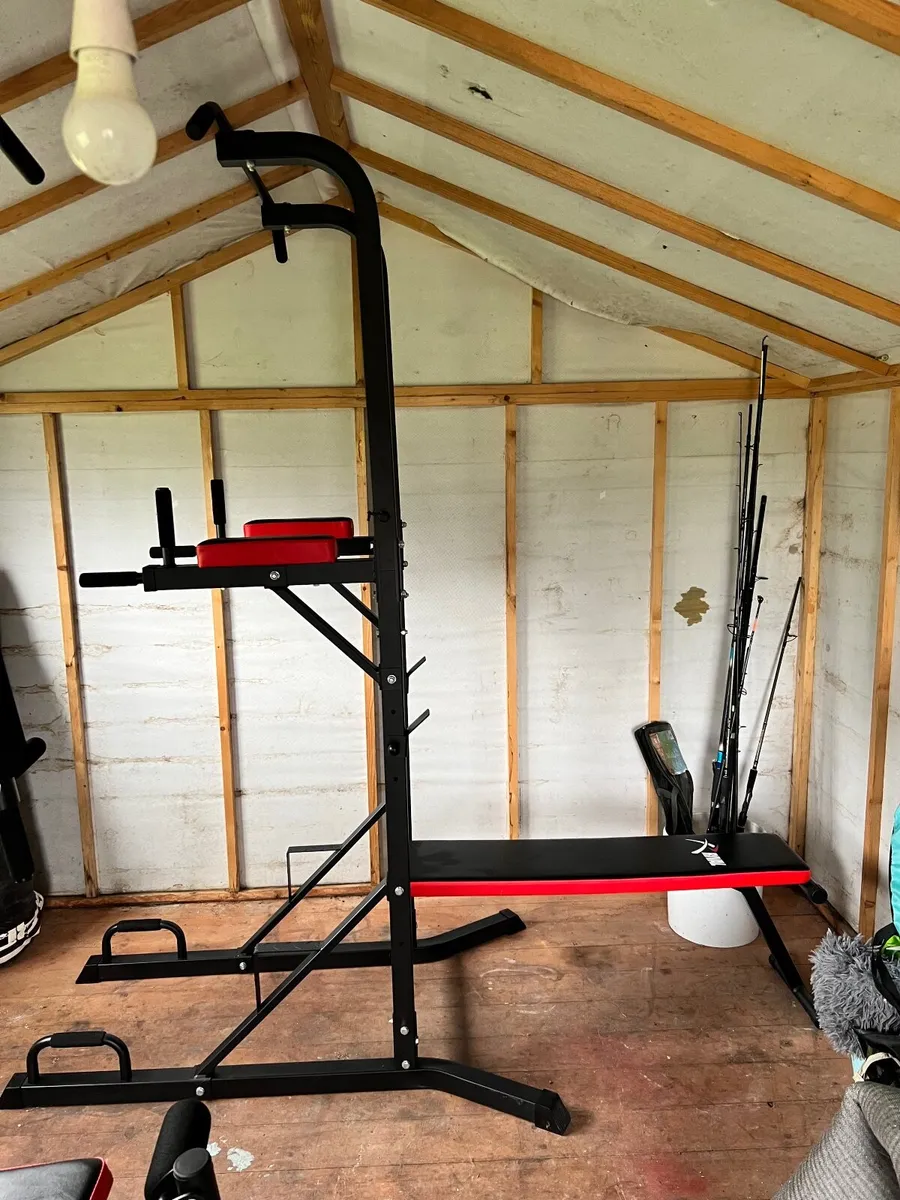 Chin up bar and bench - Image 2