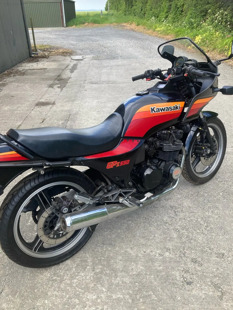 Kawasaki GPZ 550 - Image 4