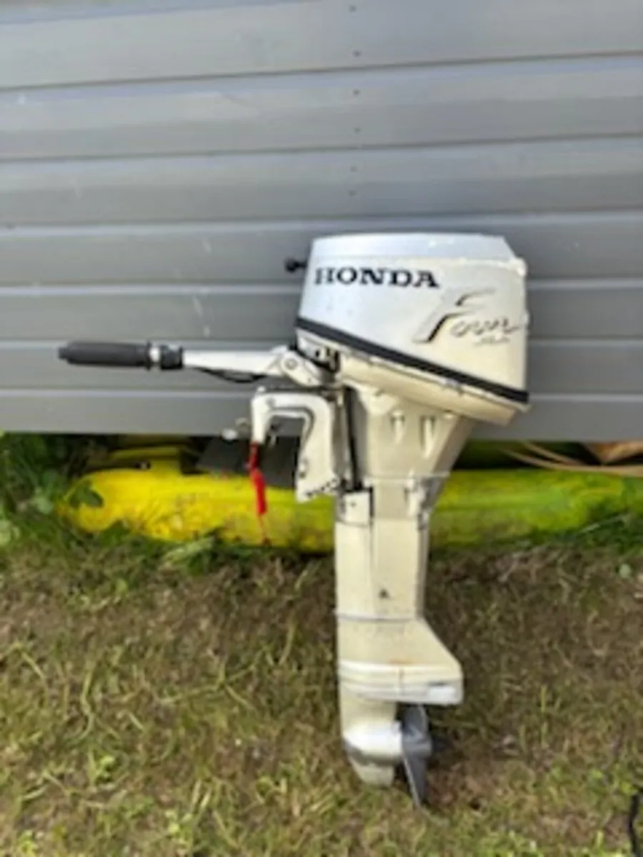 Boat engine - Image 1