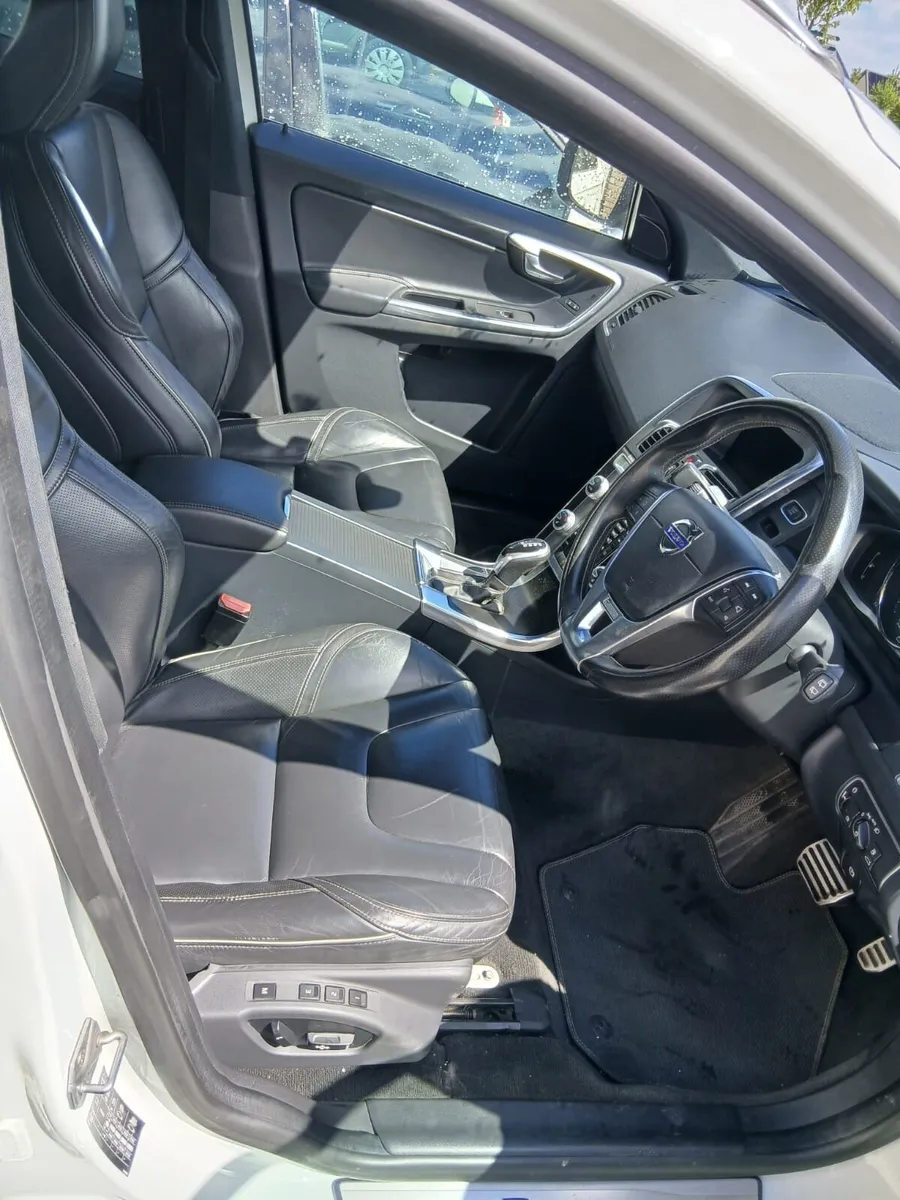 2016 volvo xc60 2.4 R DESIGN automatic not startin - Image 3