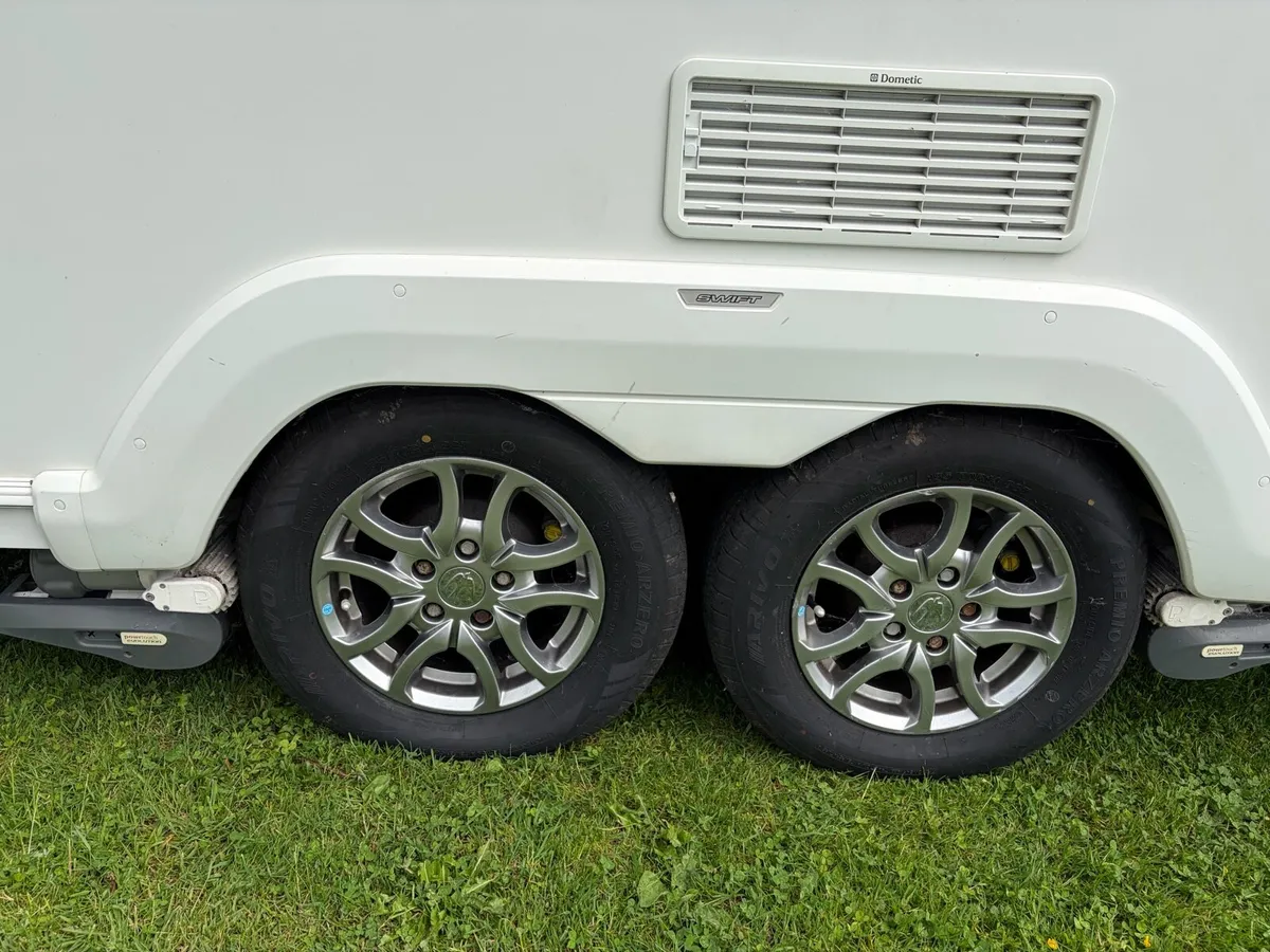Caravan - Image 2