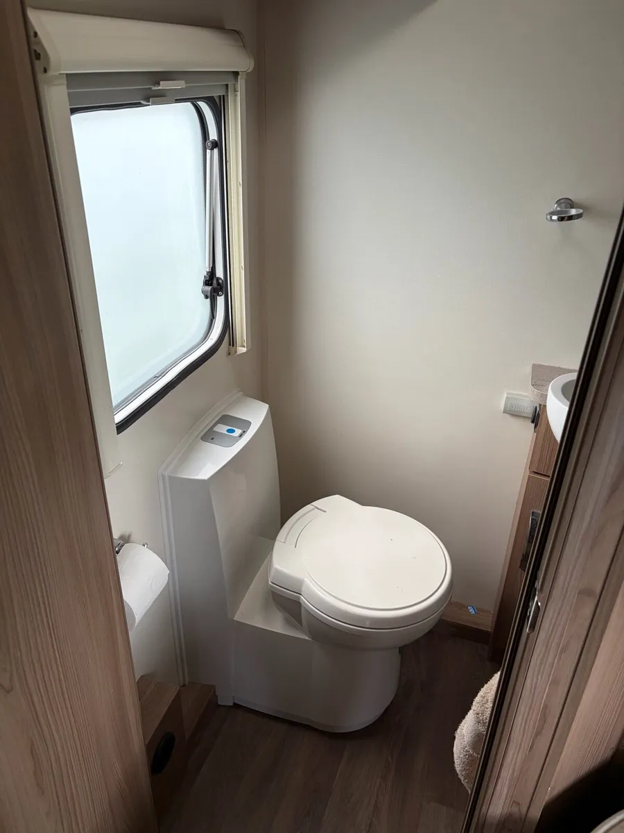 Caravan - Image 4
