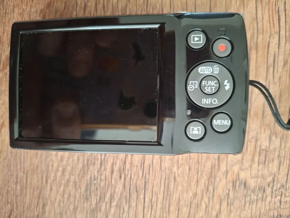camera - mint condition Canon IXUS 185 zoom - Image 3