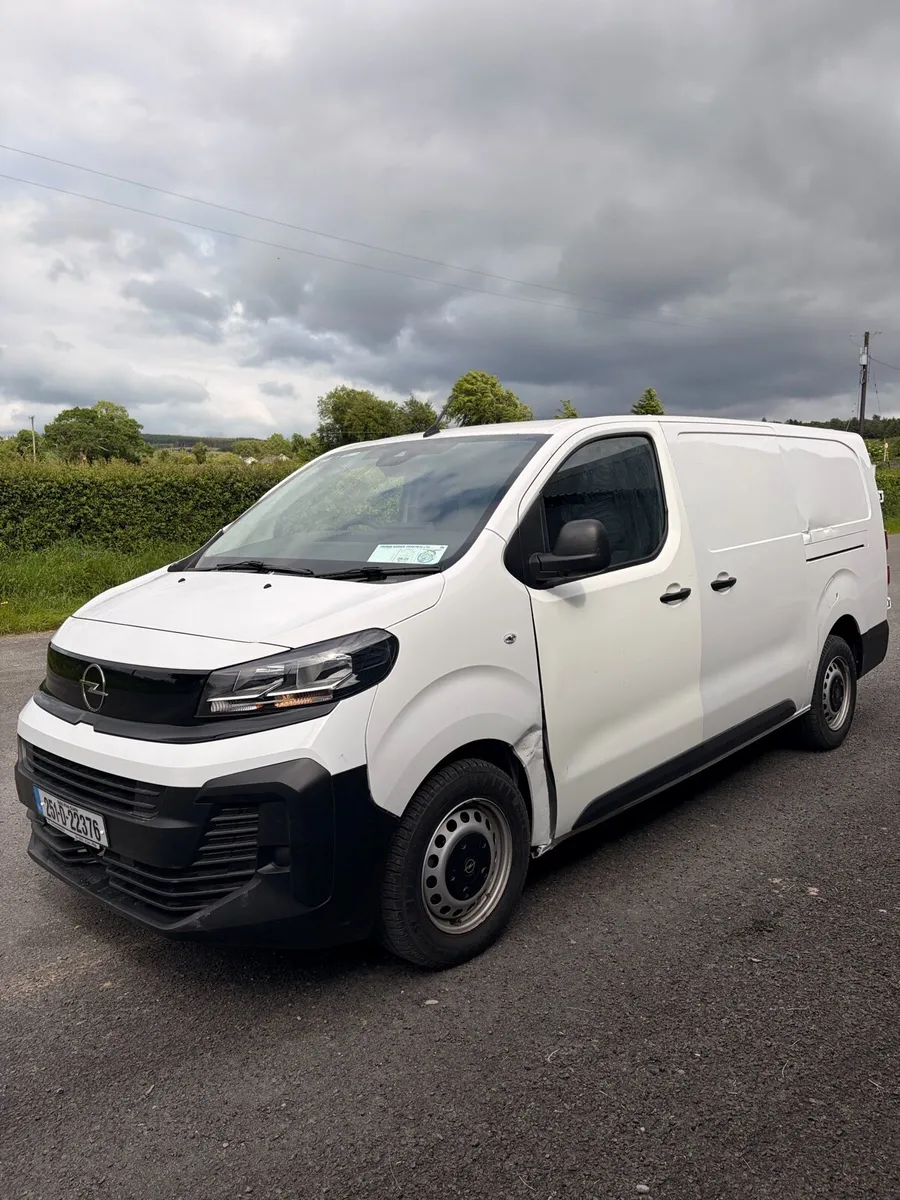 251 Opel vivaro - Image 2