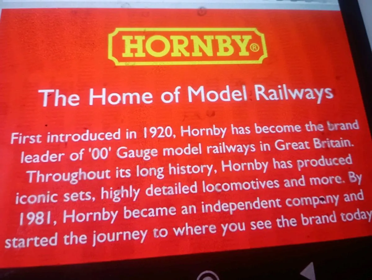 HORNBY OO GAUGE O-4-O SANTAS  EXPRESS TRAIN - Image 3