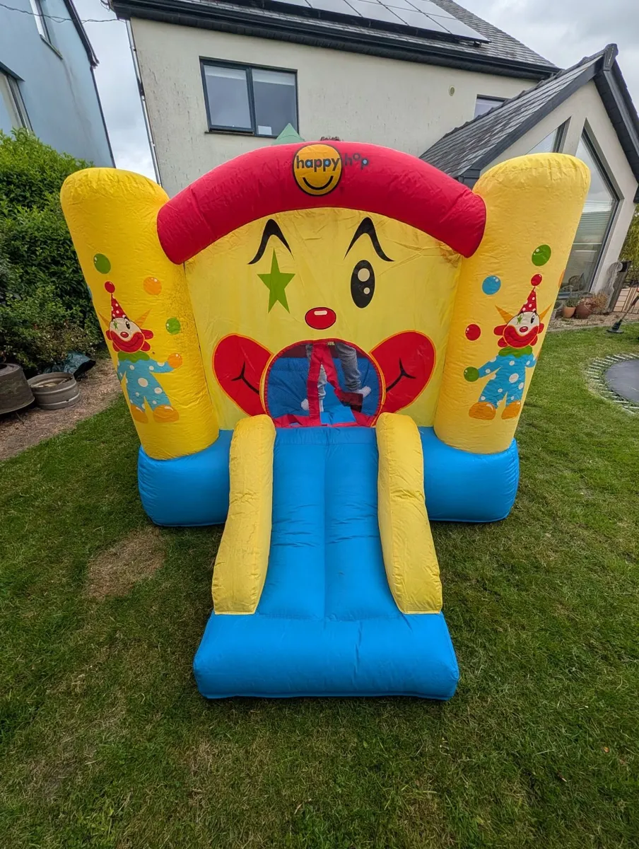 Bouncy castle for small children - Image 1