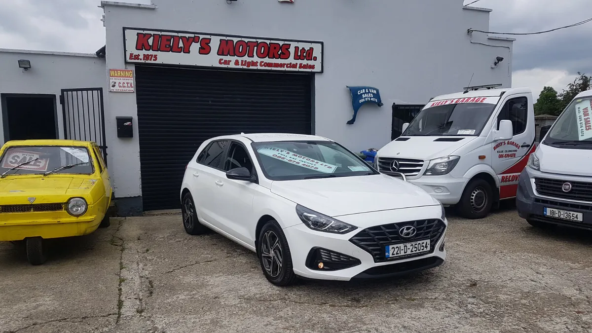 Hyundai i30 2022 TOP SPECK AS NEW VAT INVOICE - Image 1