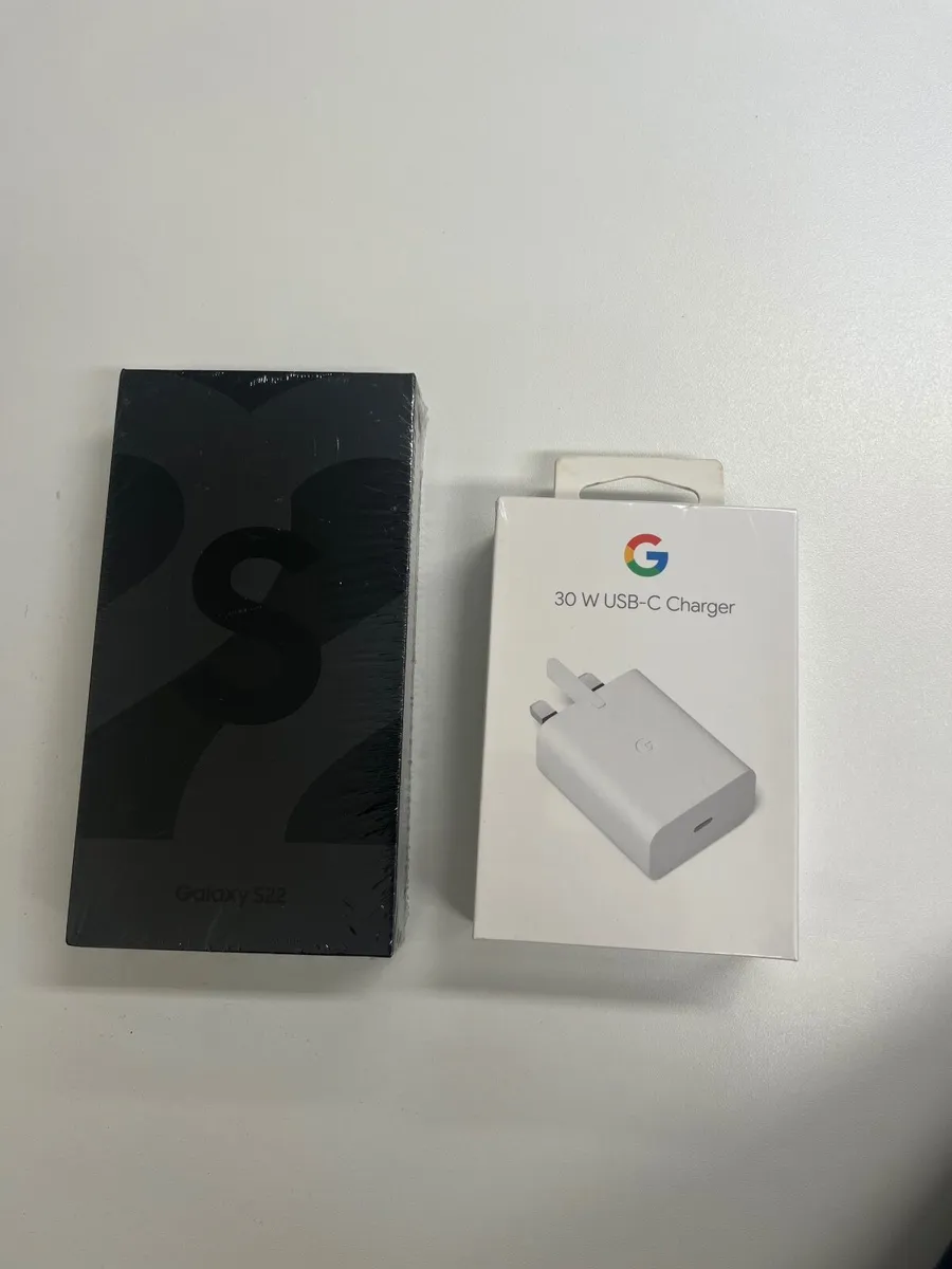 Samsung Galaxy S22 128GB Black – Brand New Sealed