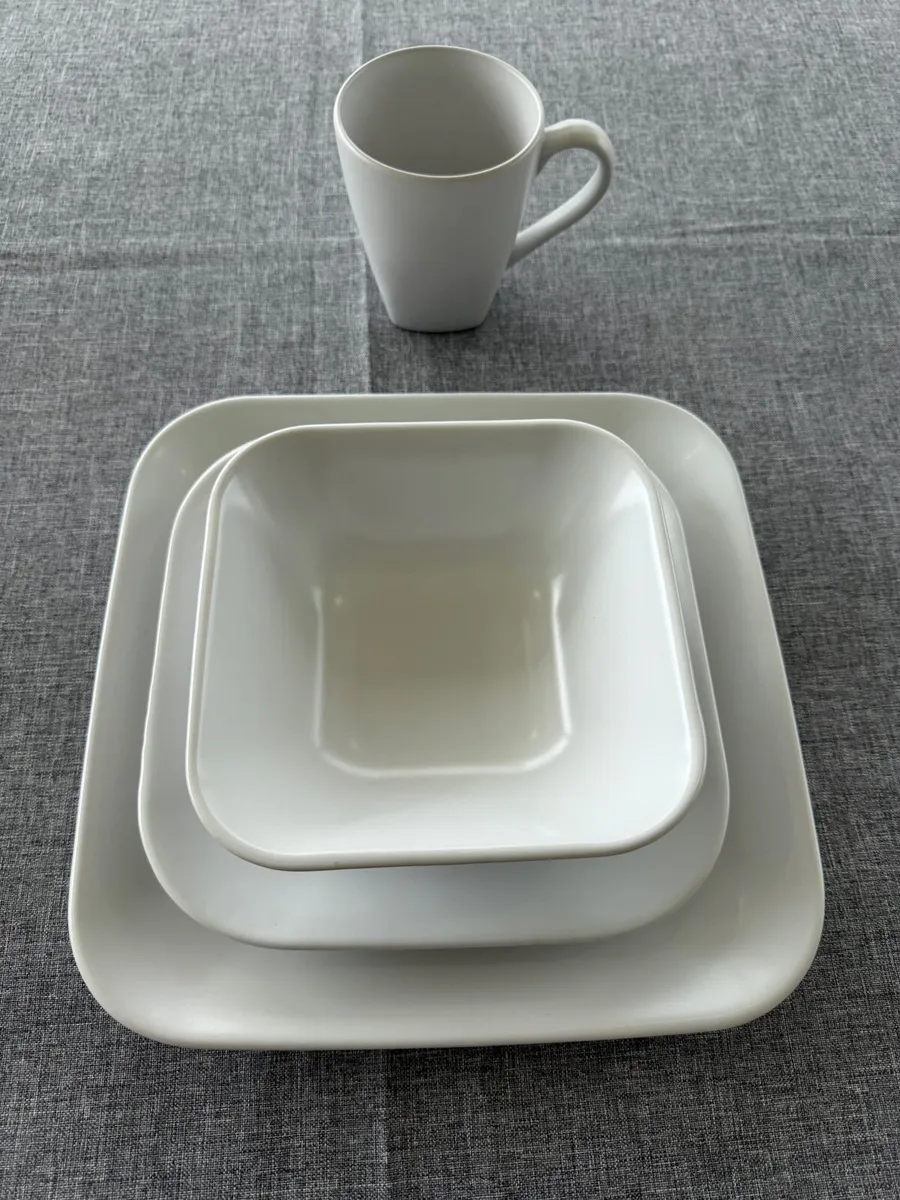 Stoneware Dinnerware Set - Service for 4 - Image 1
