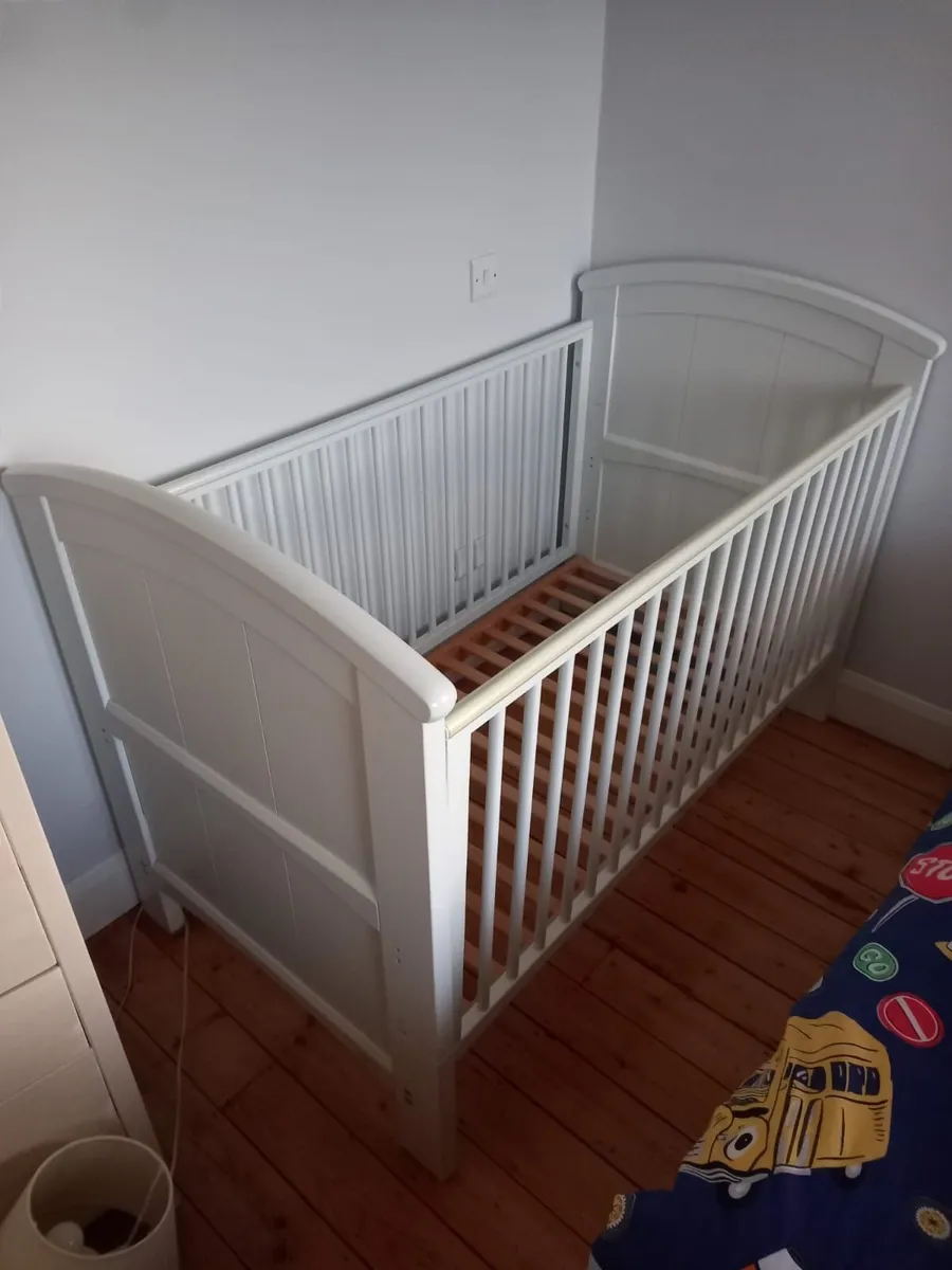 Cot - Image 1