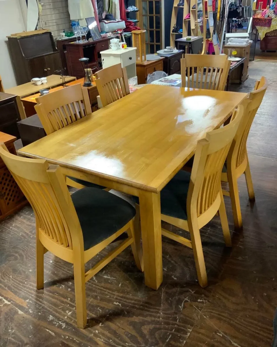 Oak dining table and chairs set - Image 2