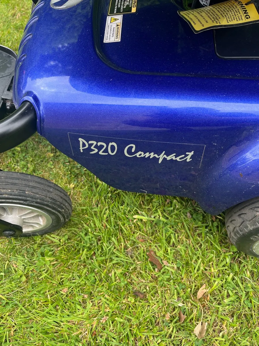 Compact wheelchair - Image 3