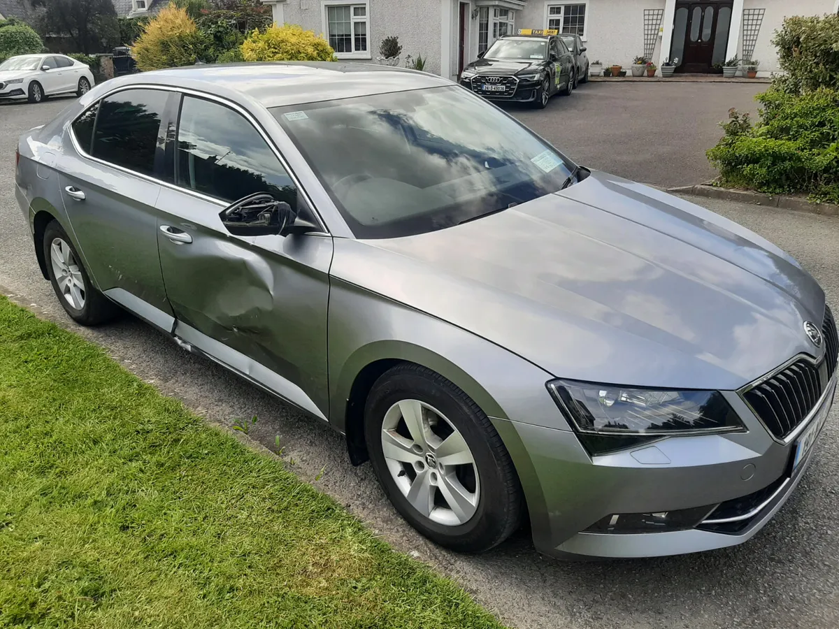 SKODA SUPERB AMBITION DSG AUTOMATIC 2019 - Image 3