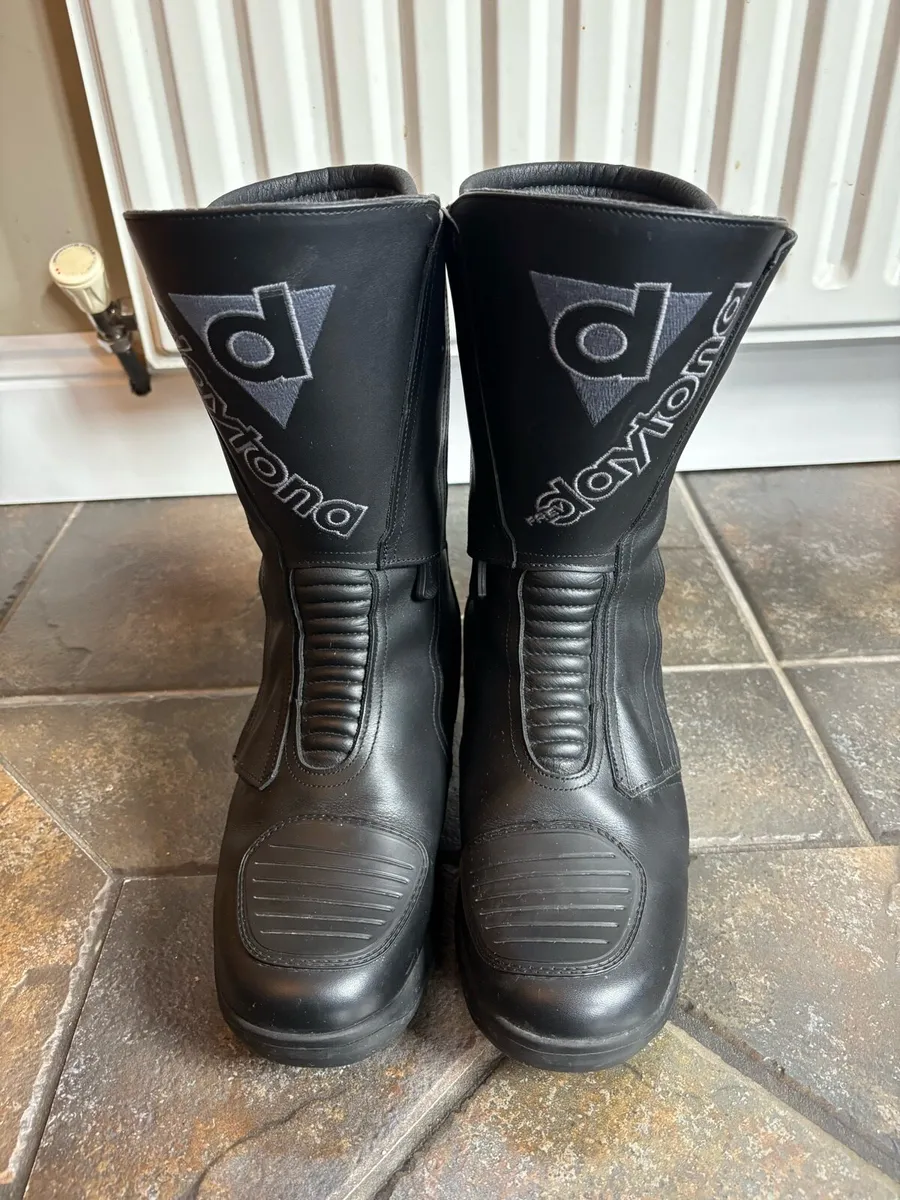 Daytona M-star GTX Motorcycle boots size 7 - Image 1