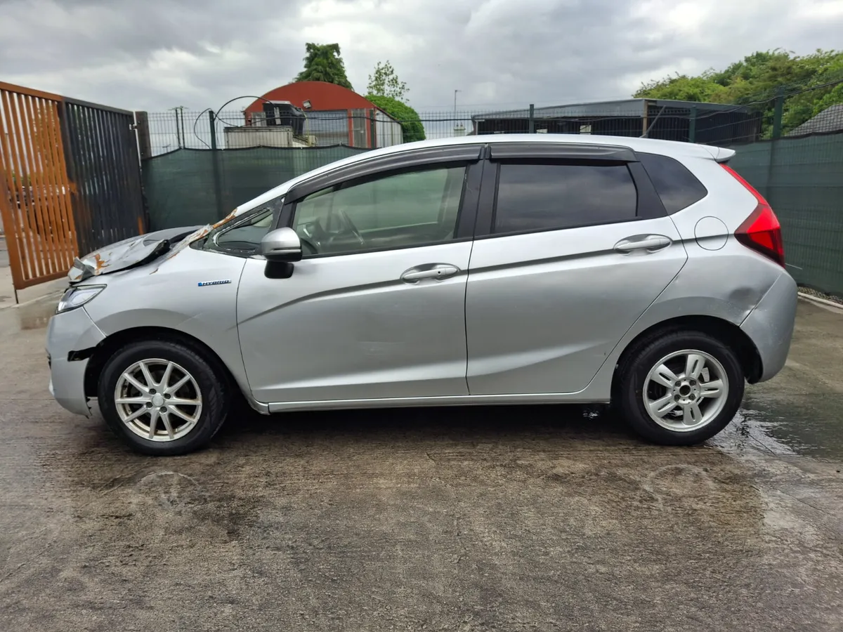 152 Honda Fit  Hybrid  Automatic - Image 3