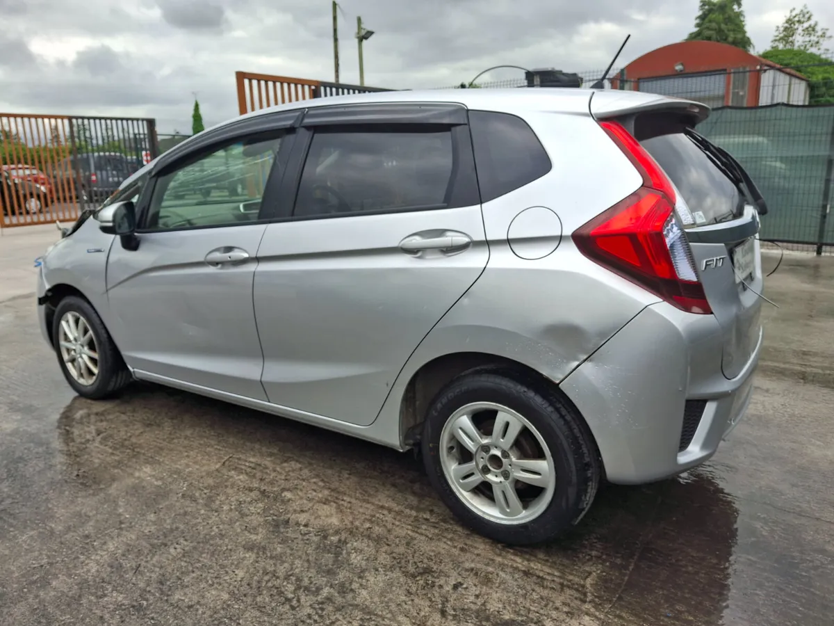 152 Honda Fit  Hybrid  Automatic - Image 4