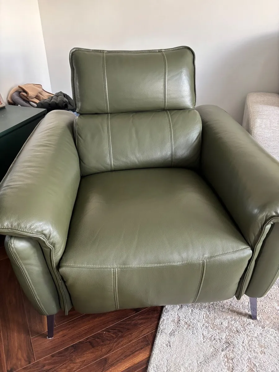 Ezliving green armchair recliner - Image 2