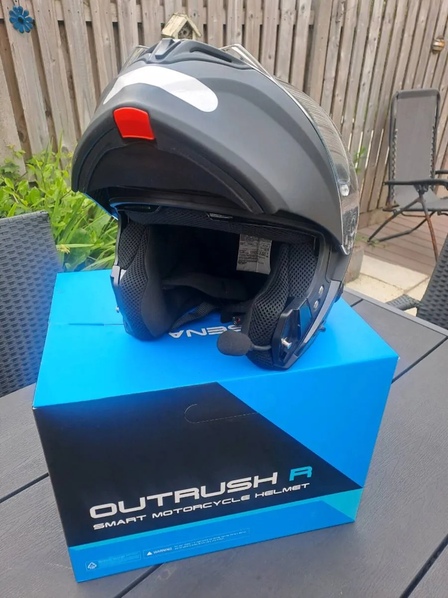 Flip front helmet - Image 2