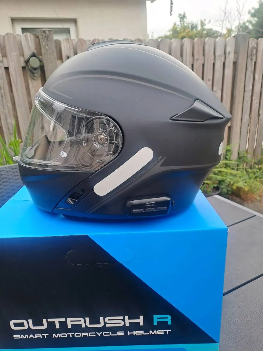 Flip front helmet - Image 3