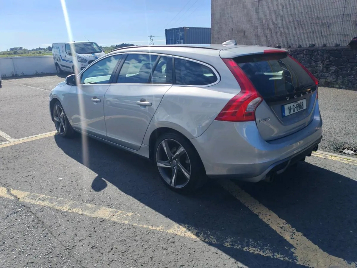 2011 Volvo v60 r design - Image 2