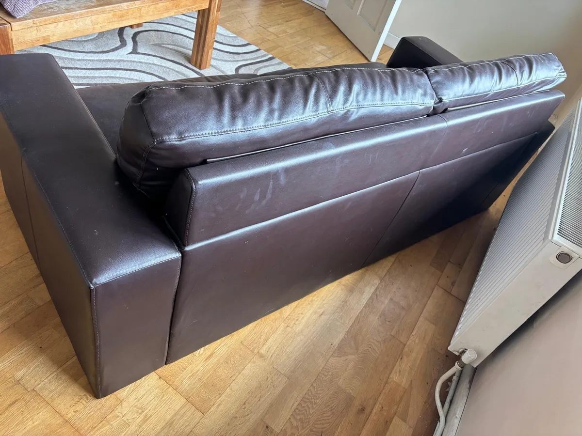 Leather couch - Image 3