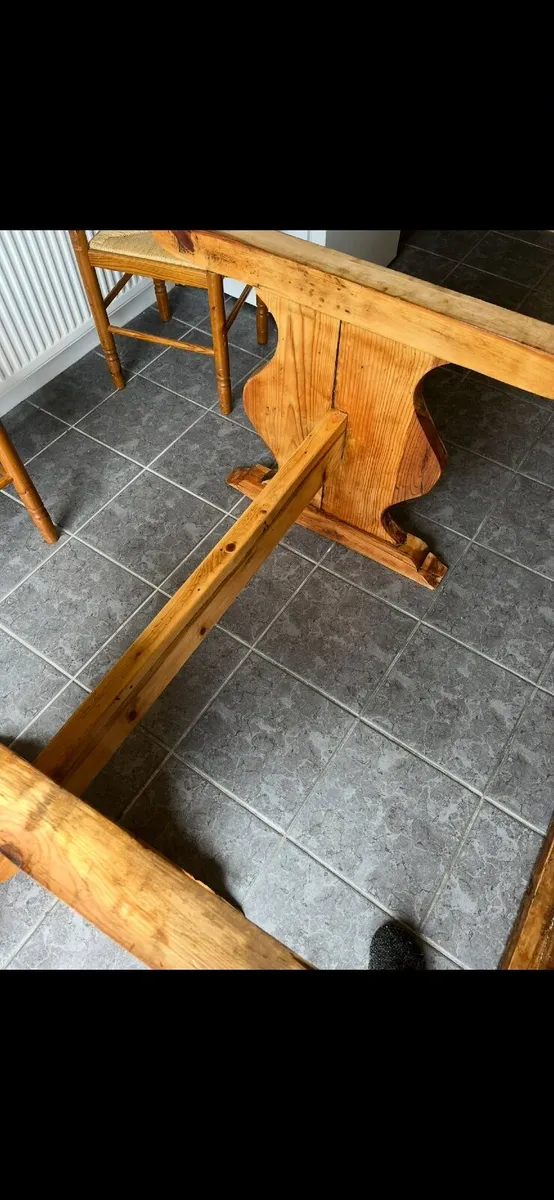 Solid wood table - Image 2