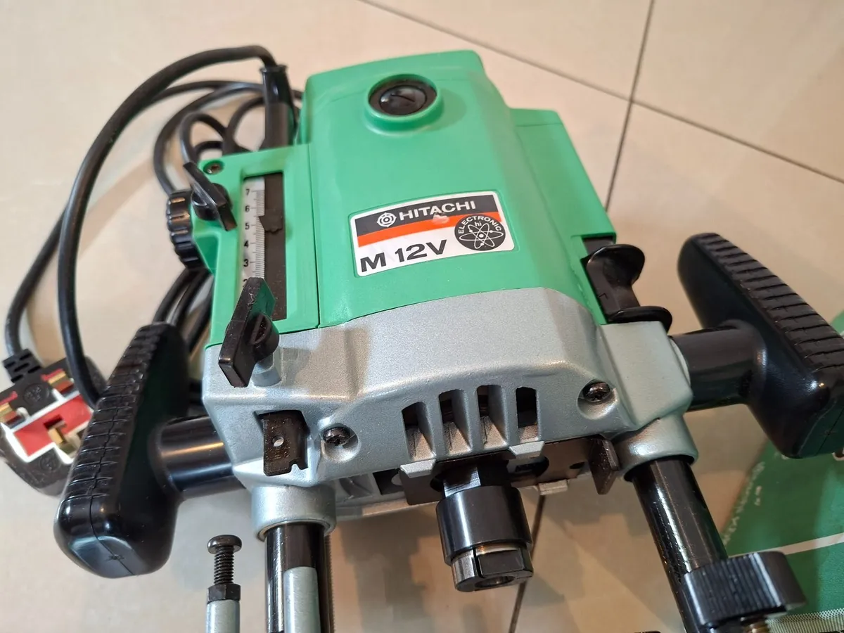 Hitachi M 12V 1/2" Router 240v - Image 3