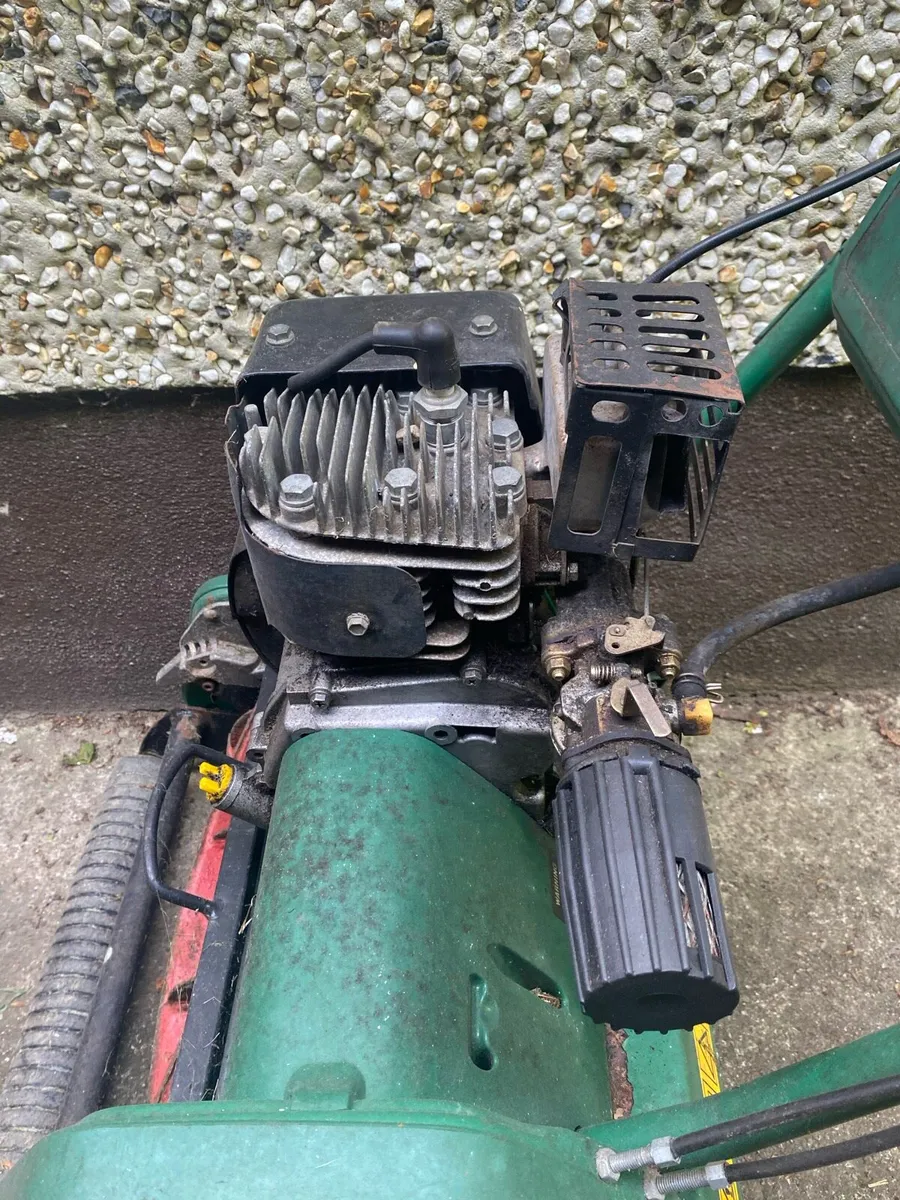Qualcast classic 35s cylinder lawnmower - Image 2
