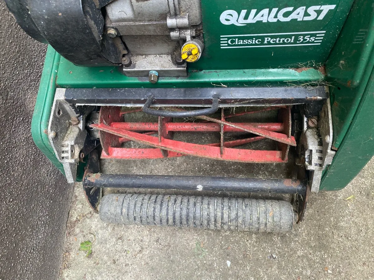 Qualcast classic 35s cylinder lawnmower - Image 3