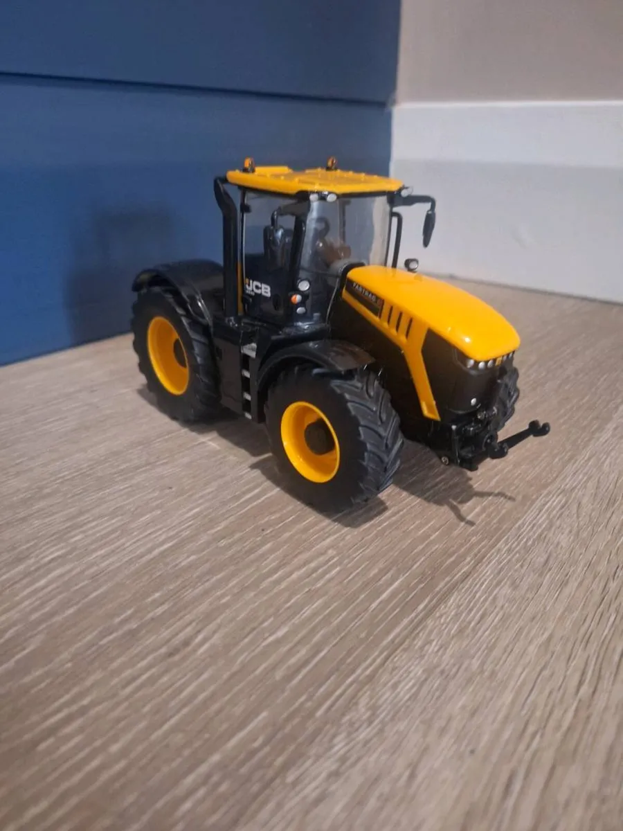 Farm tractors - Image 3
