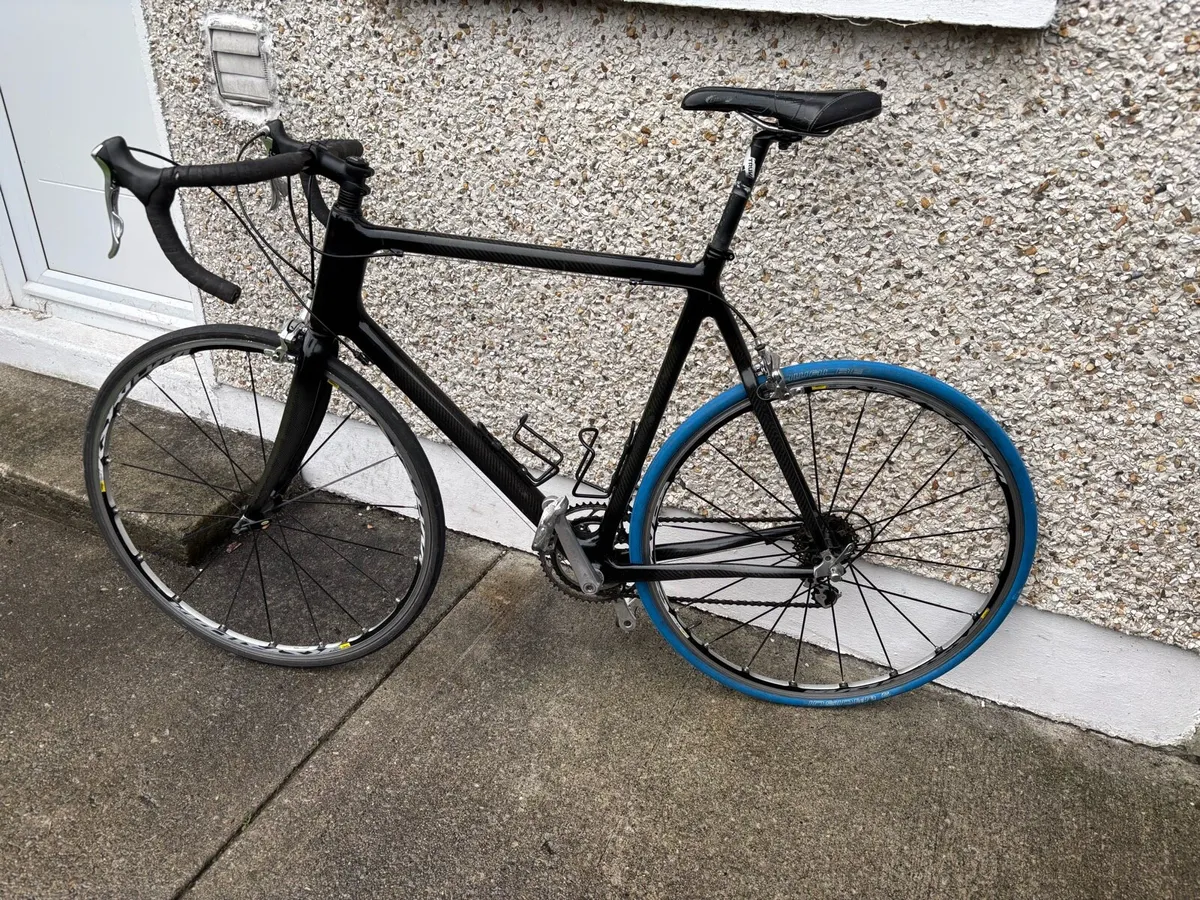 Full carbon road bike and turbo - Image 1
