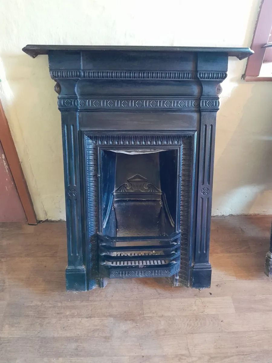 5 cast iron fireplaces - Image 3