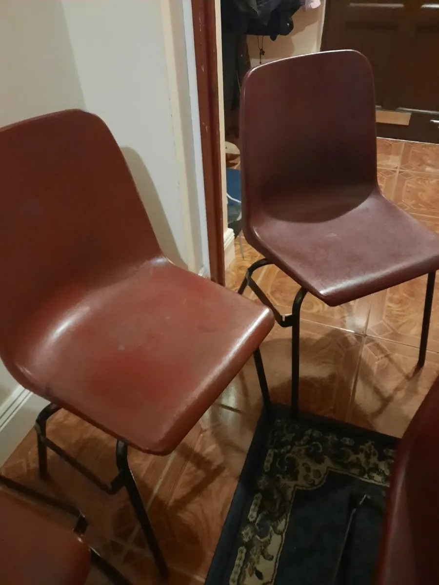 Poly chairs - Image 4
