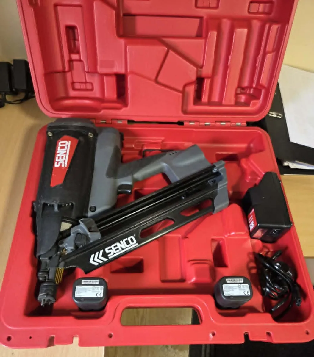 SENCO SGT90i Gas Nail Gun - Image 1