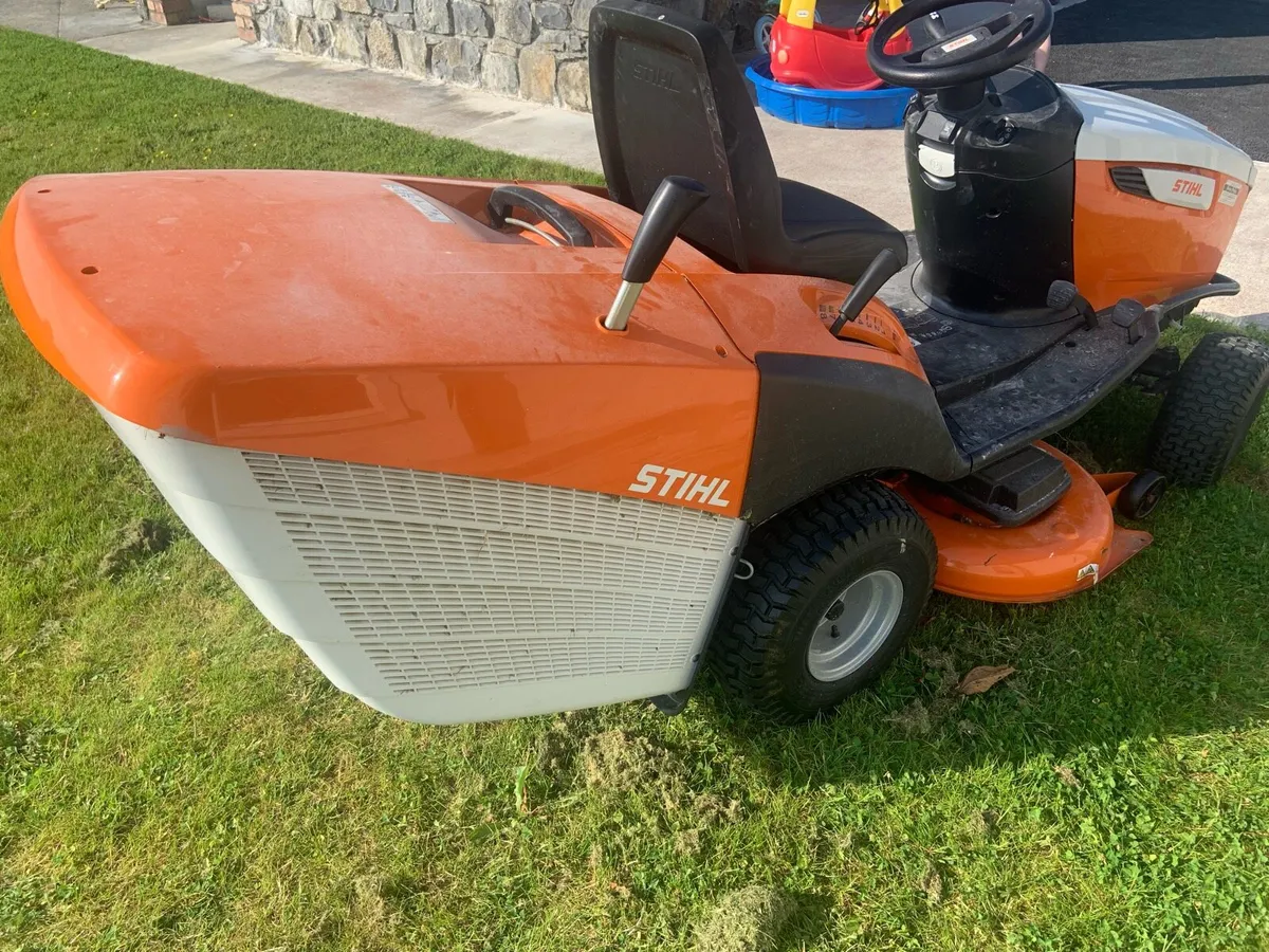 Stihl RT5112 Ride On Mower - Image 4