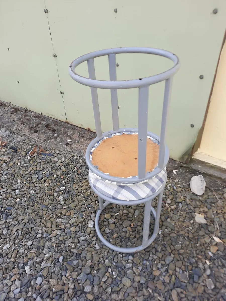 Pair of stools - Image 1