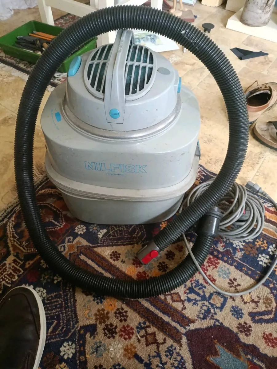 Nilfisk Hoover