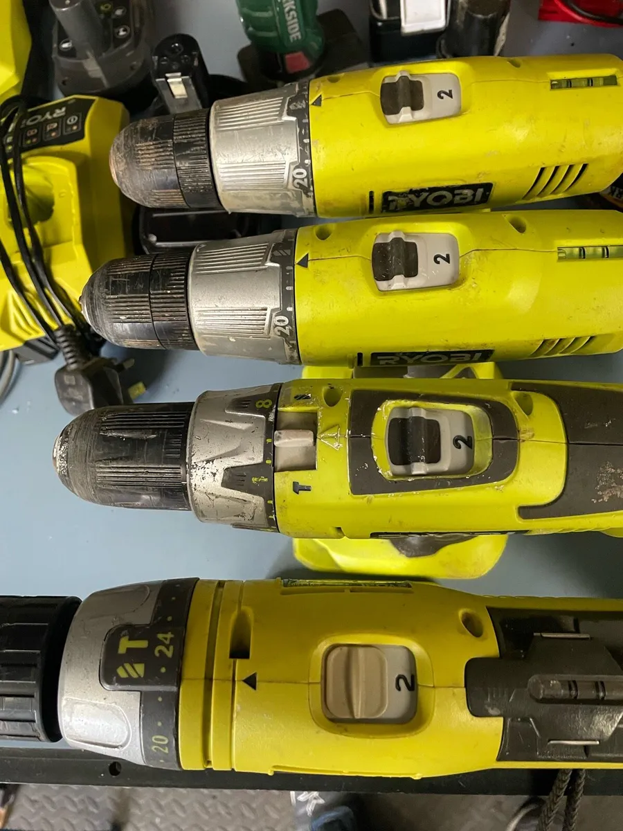 Ryobi cordless drill set - Image 2