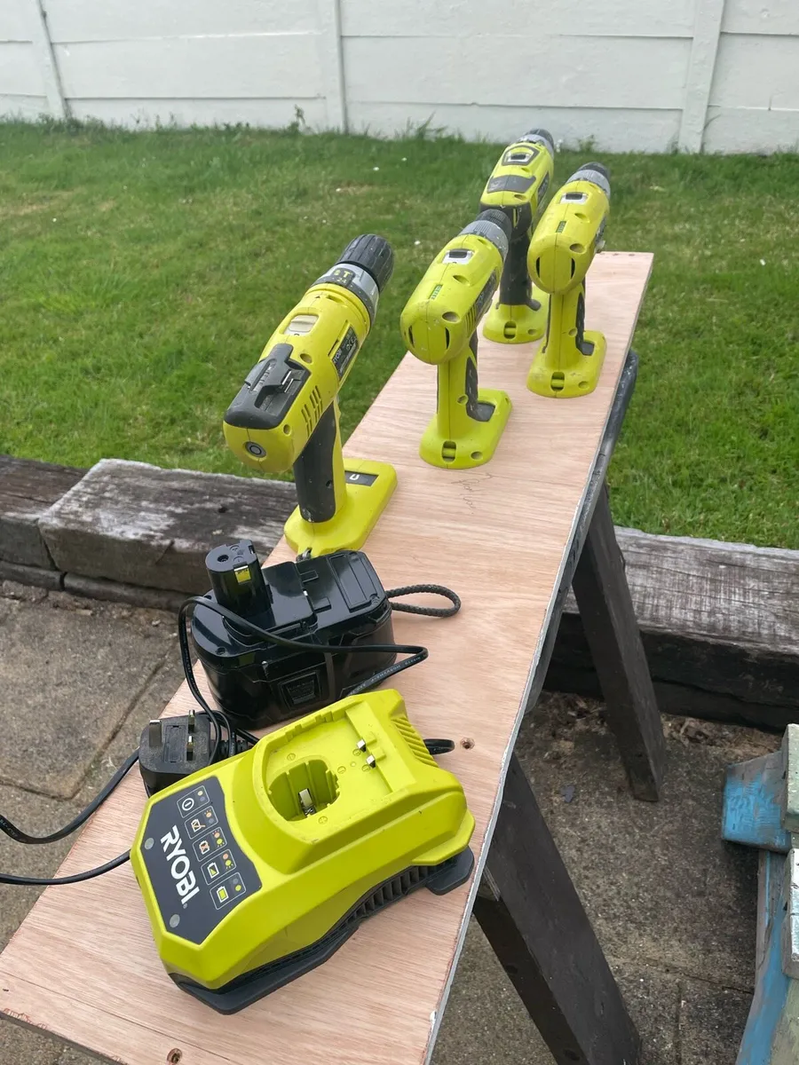 Ryobi cordless drill set - Image 4
