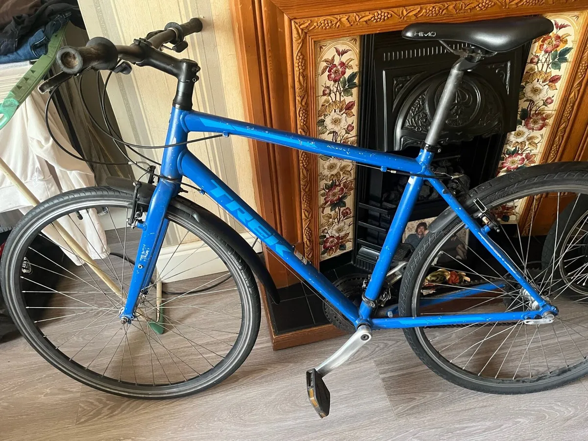 TREK HYBRID BIKE GENTS 20” FRAME - Image 2