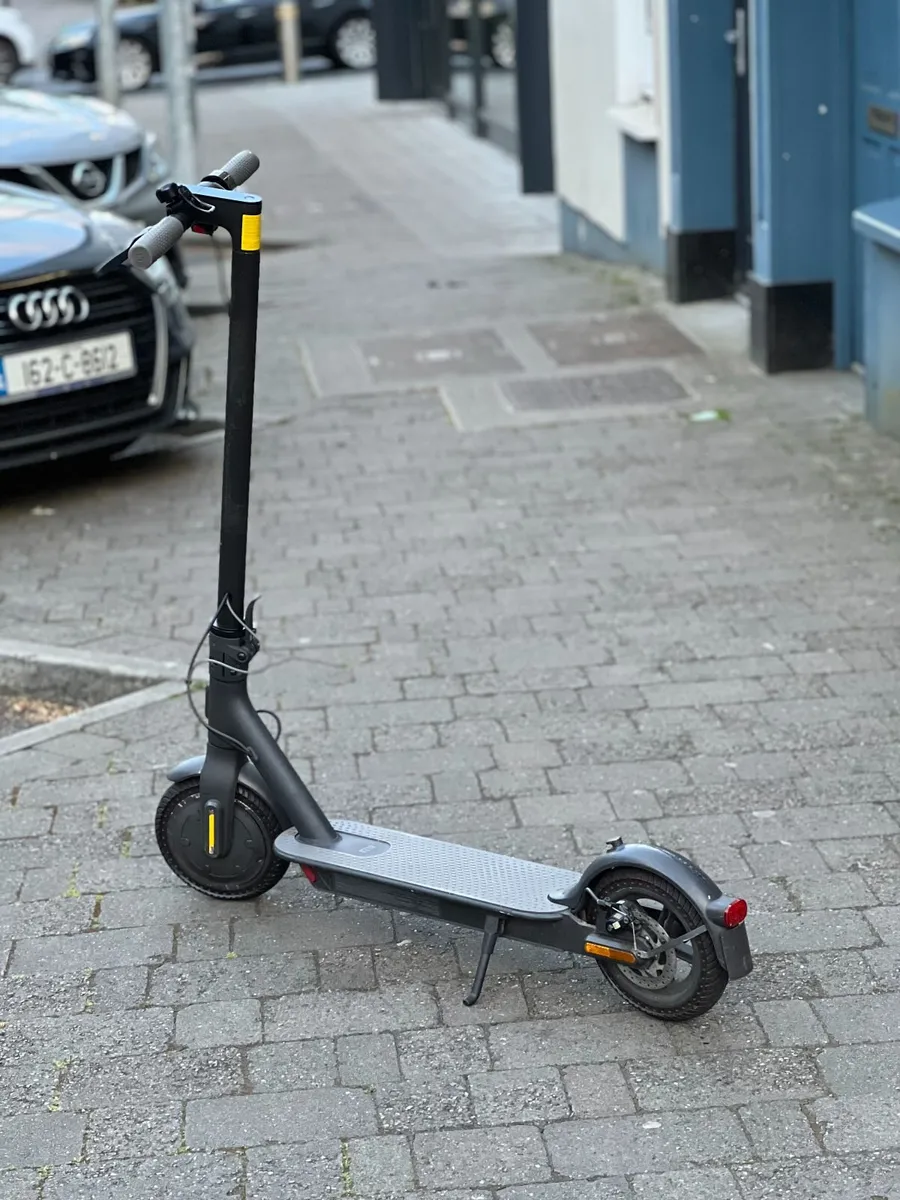 Xiaomi Mi 1S Electric Scooter - Image 1
