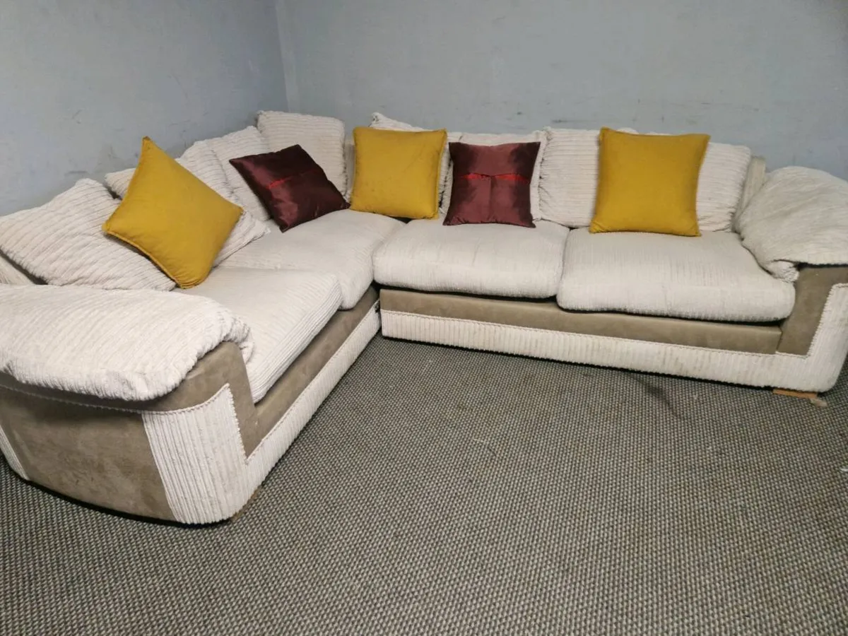 Corner sofa - Image 1
