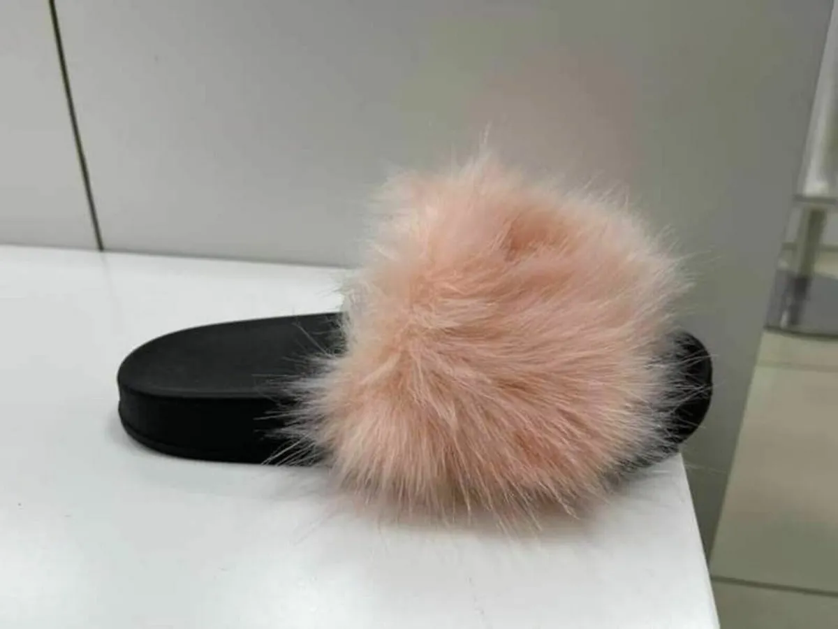 Fluffy fur slippers sizes 37-41 sizes 4-8 - Image 2