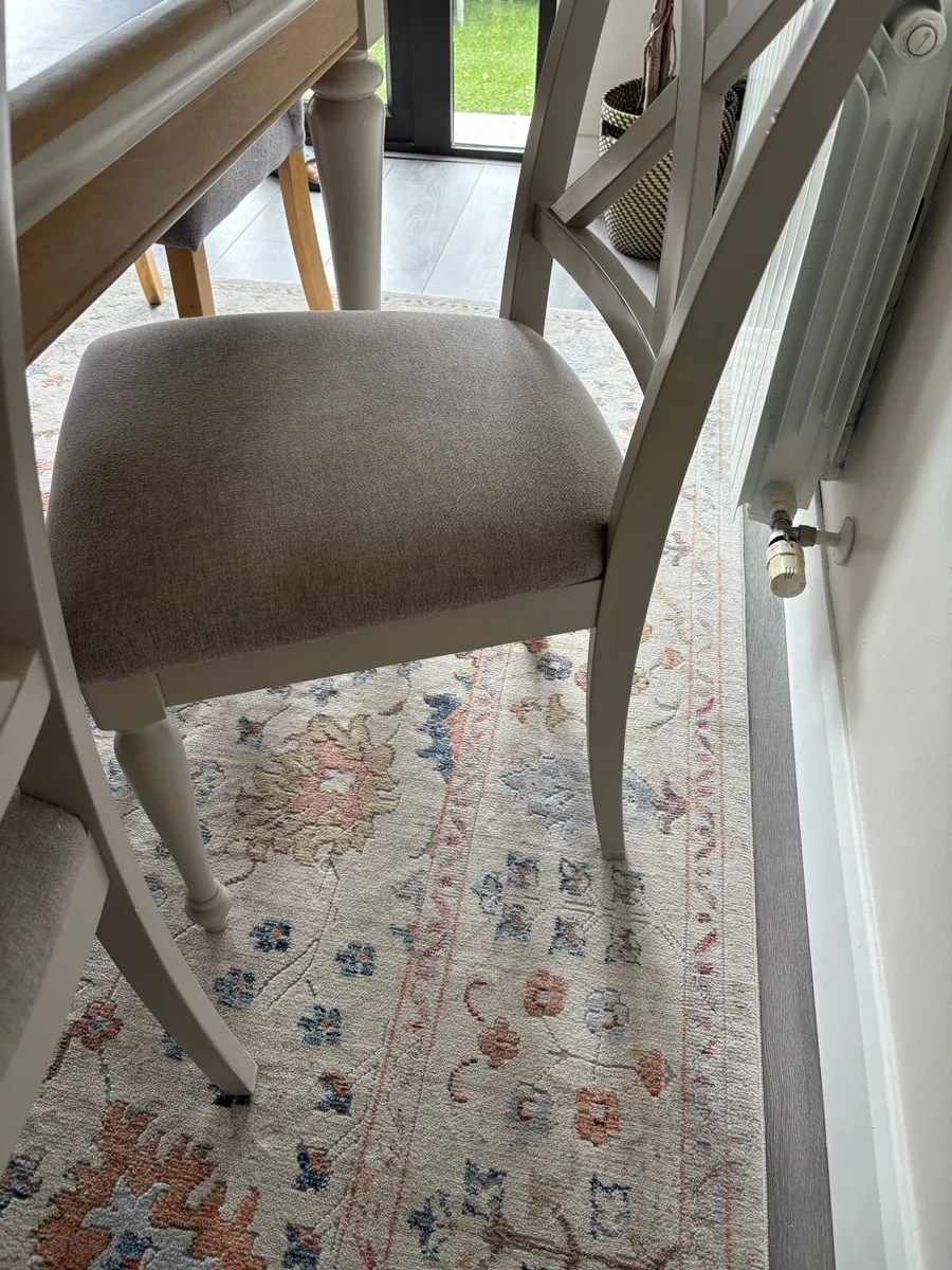 6 Chairs set with oak legs - Image 1