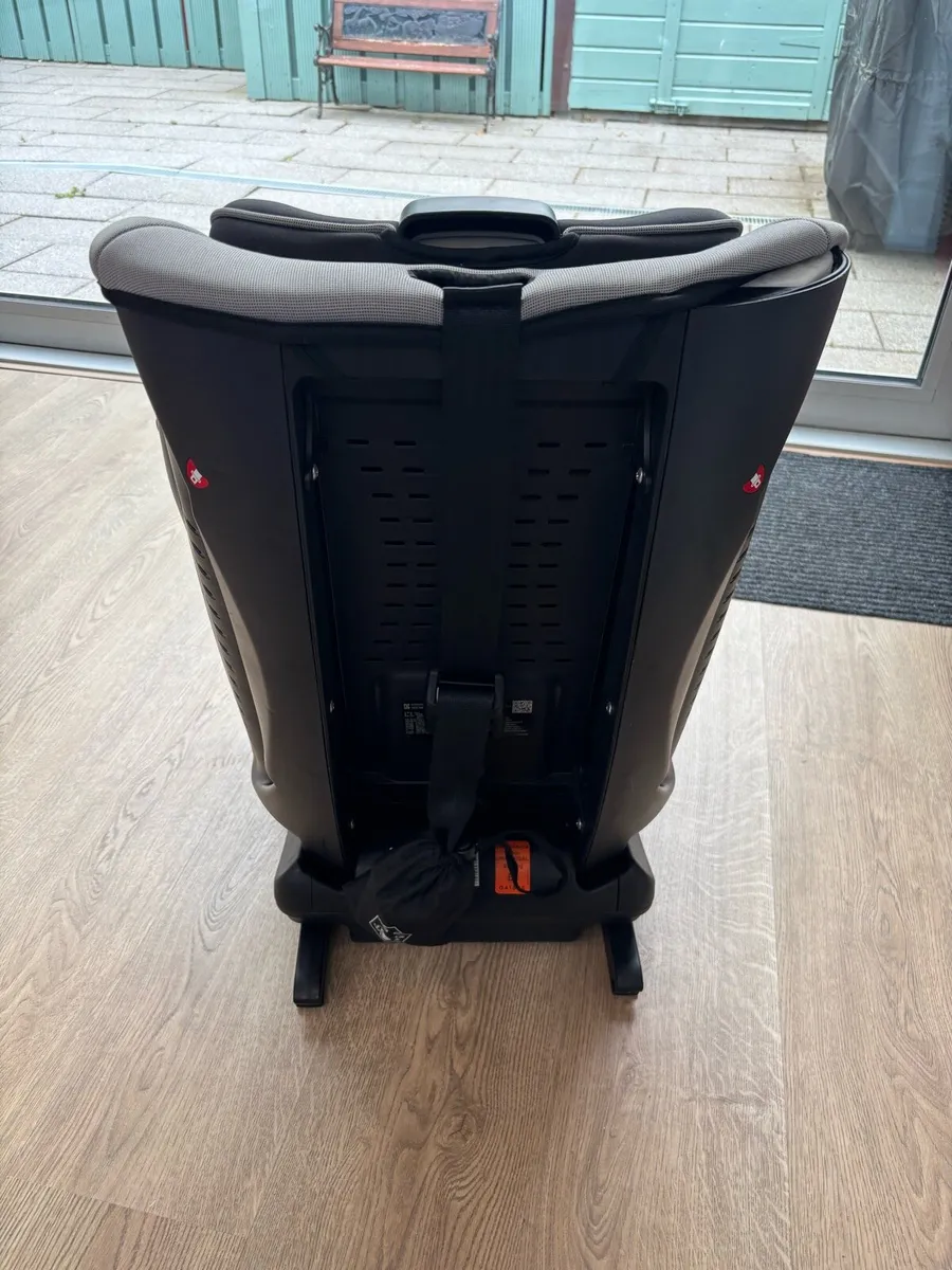 Child Car Seat - Image 3